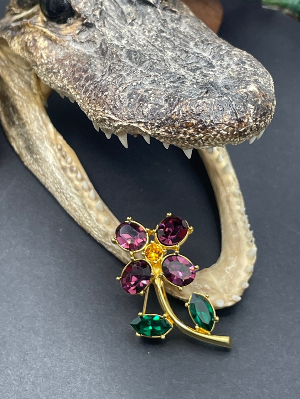Monet flower brooch vintage